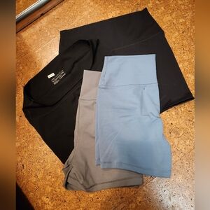 4 for $25 Yogalicious lux shorts extra large 4 total New without tag.